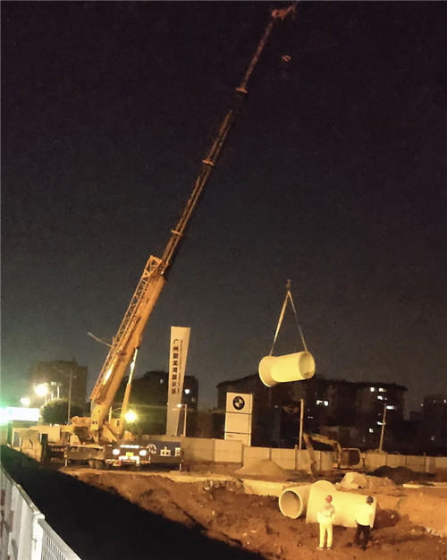 杨浦区“弯臂矫正”—— 吊车的 “形变补偿” 技术