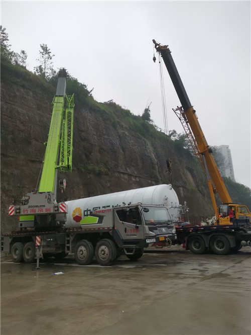 杨浦区“不怕风雨冻”—— 吊车的 “恶劣环境适应” 技术